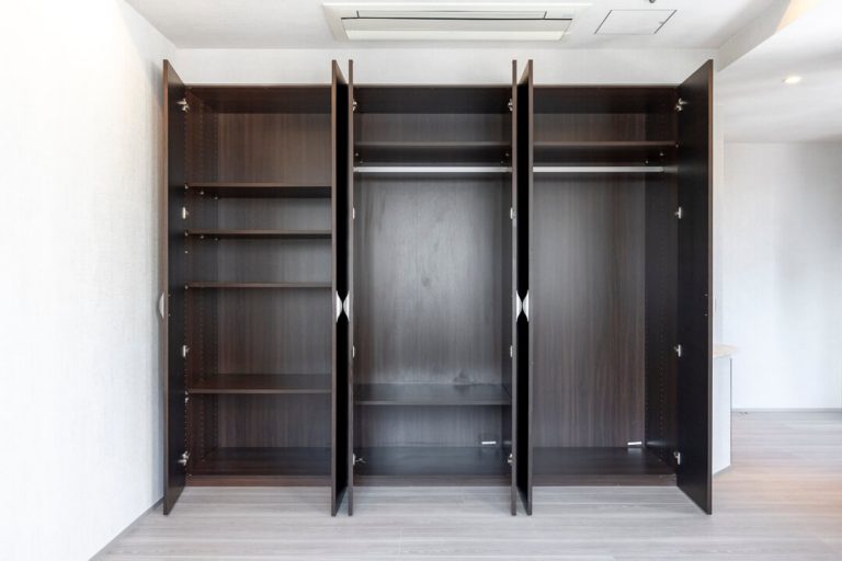 寝室1 クローゼット