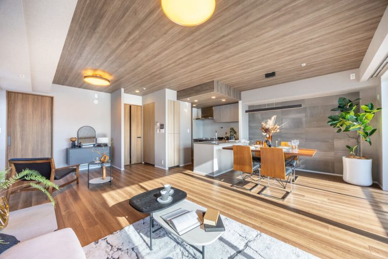 表参道　100㎡超えの最上階！快適な都会ライフを叶える2LDK