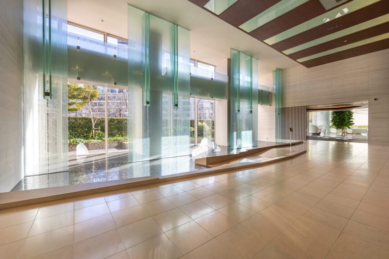 エントランスホール