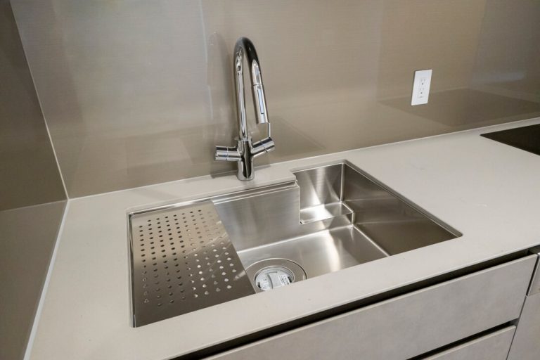 キッチン シンク