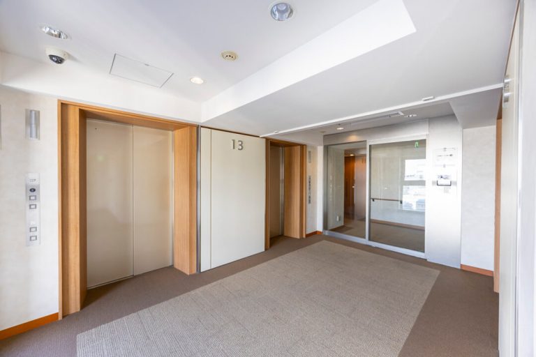 エレベーターホール（13F）
