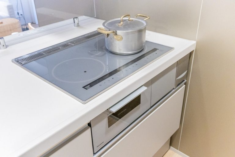 キッチン IHクッキングヒーター