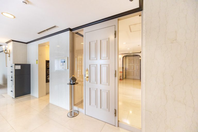 エントランスホール