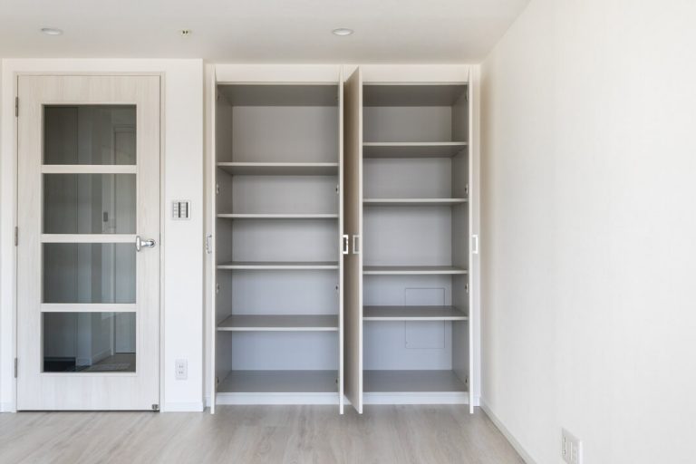 リビングダイニング 物入