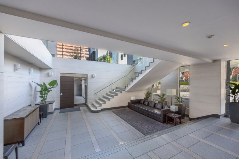 エントランスホール