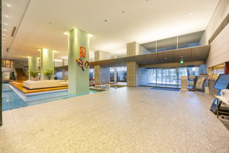 エントランスホール