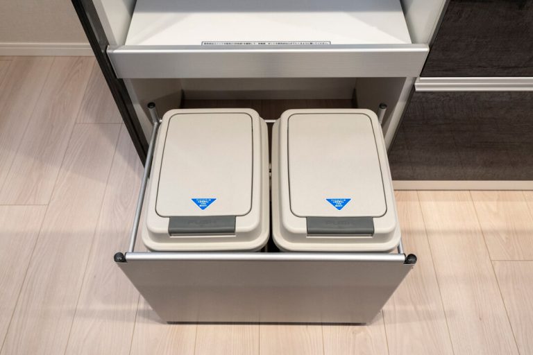 キッチン カップボード