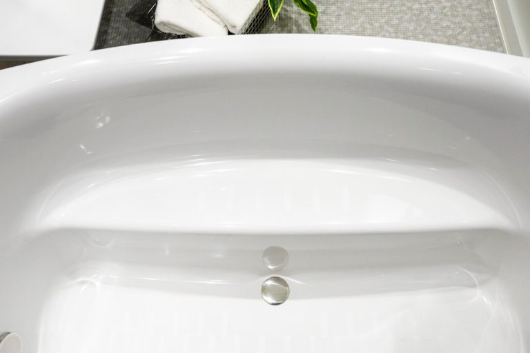 浴室 浴槽ステップ付