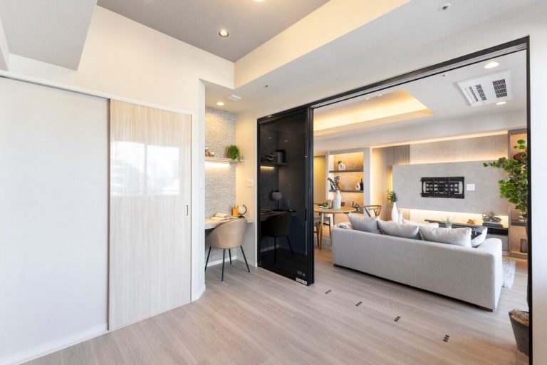 洋室、リビングダイニング