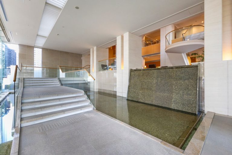 エントランスホール