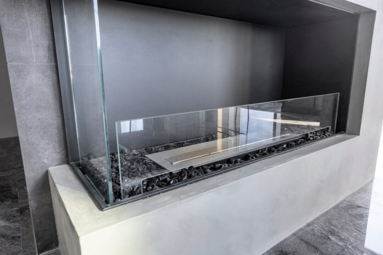 リビングダイニング 暖炉