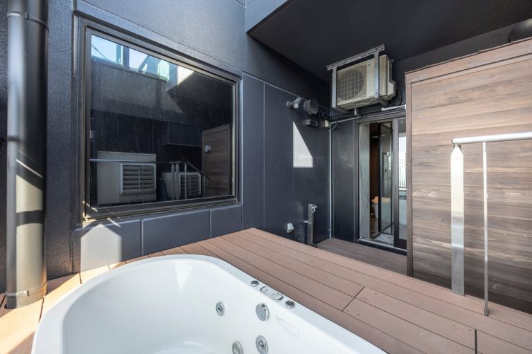 ルーフバルコニー ジャグジー