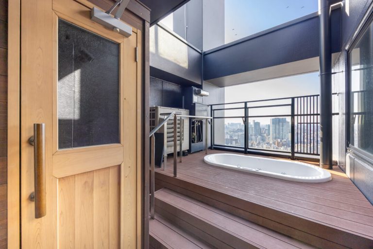 サウナ、ルーフバルコニー