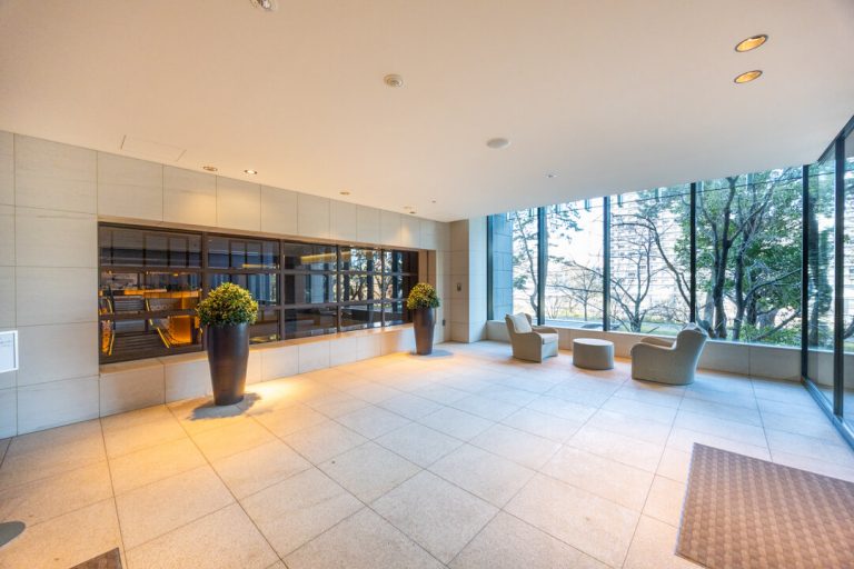 エントランスホール