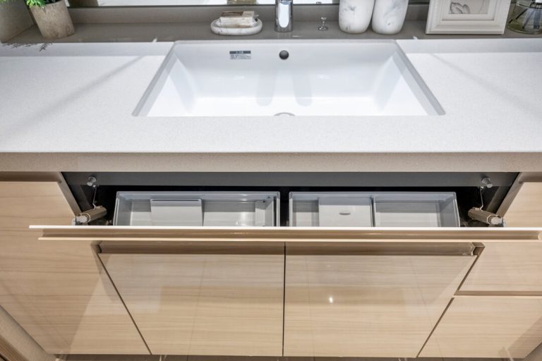 洗面化粧台 収納