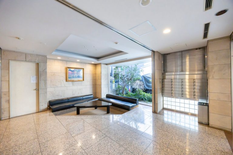 エントランスホール