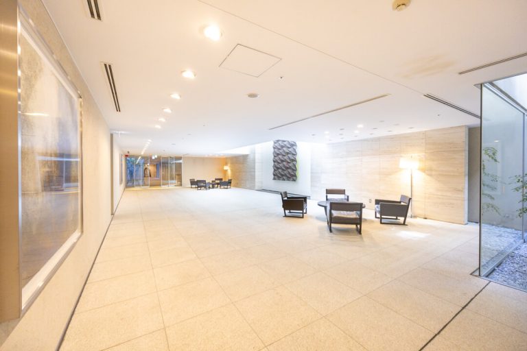 エントランスホール