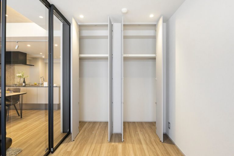 寝室2 クローゼット