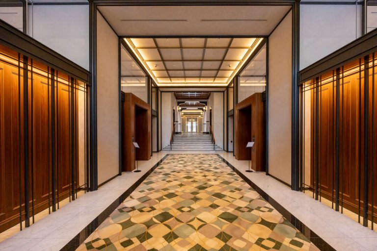 エントランスホール