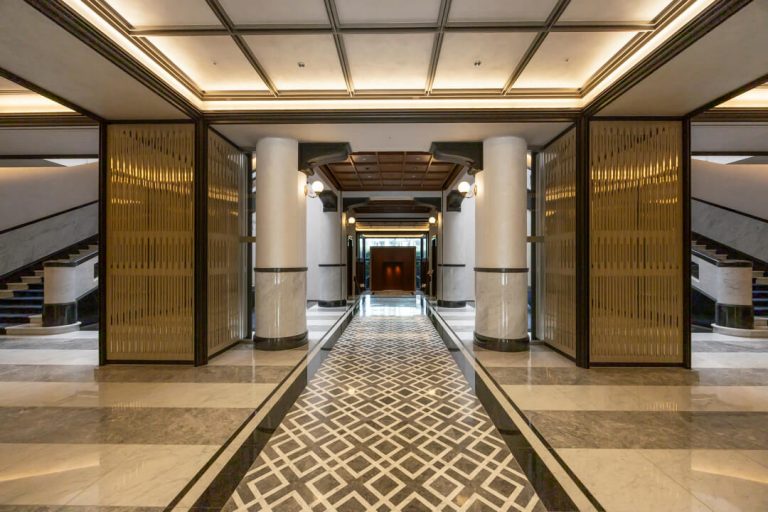 エントランスホール