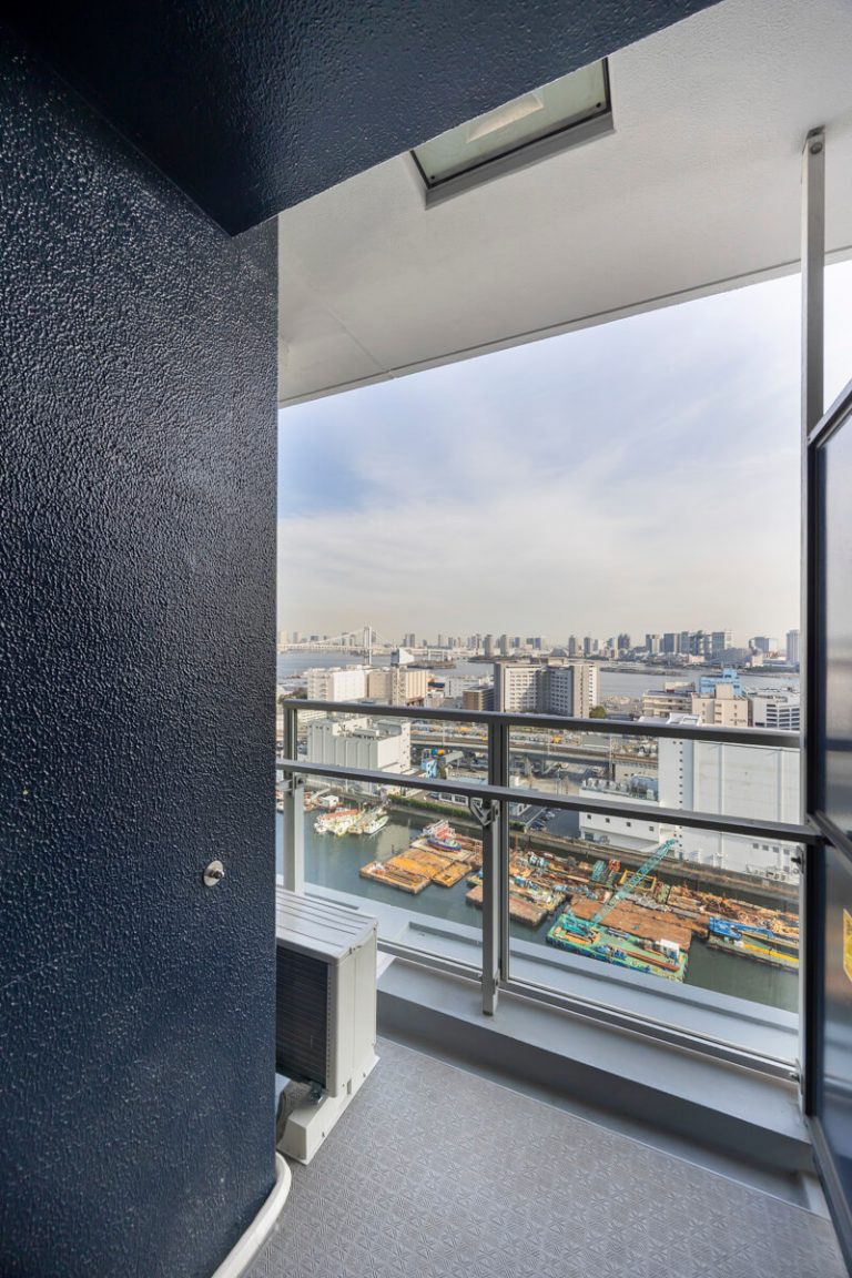 サービスバルコニー（洋室1側）