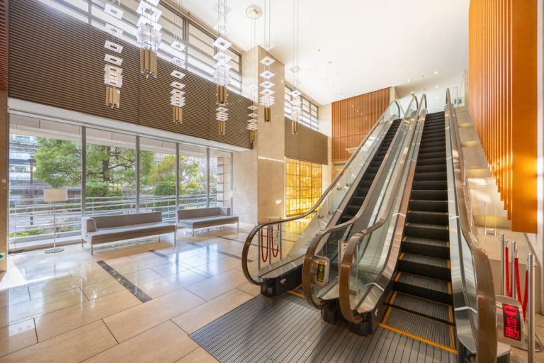 エントランスホール