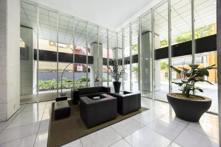 エントランスホール