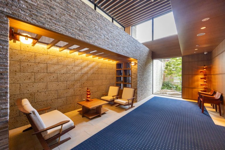 目黒　都心を自在に暮らす角住戸