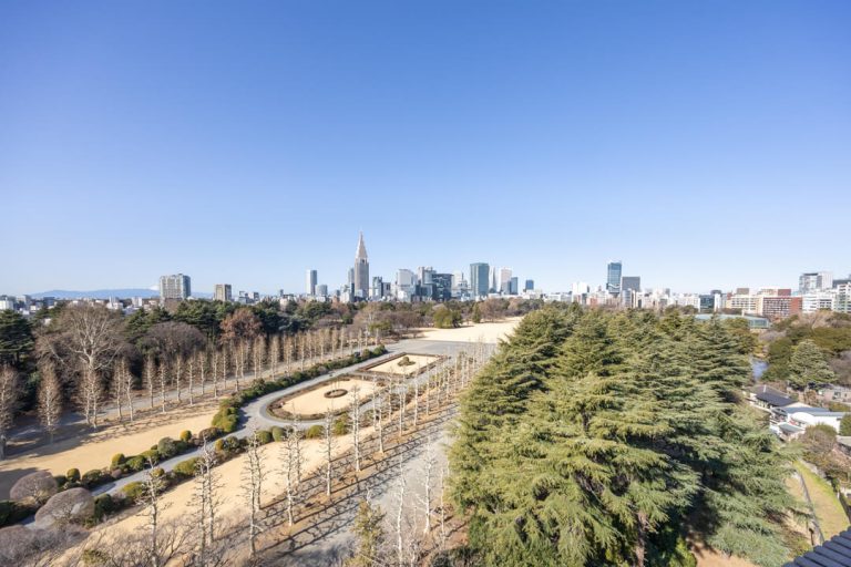 バルコニー眺望　※新宿御苑ビュー