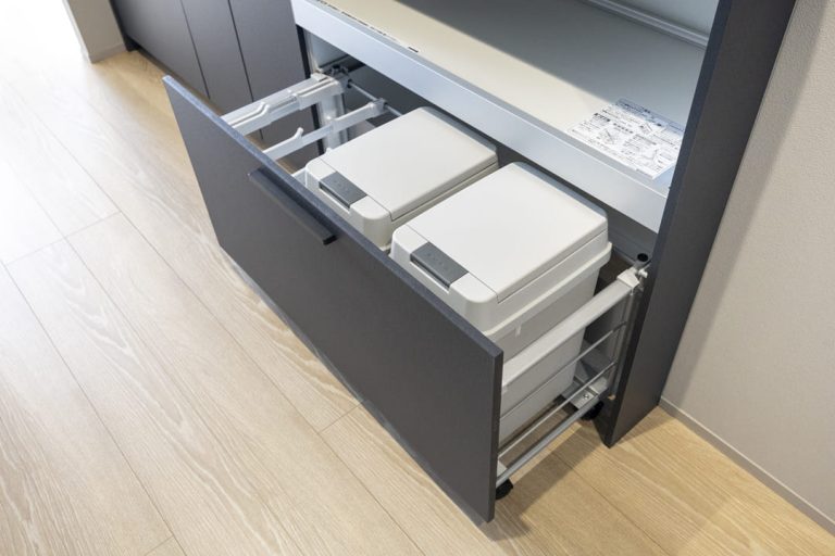 キッチン カップボード