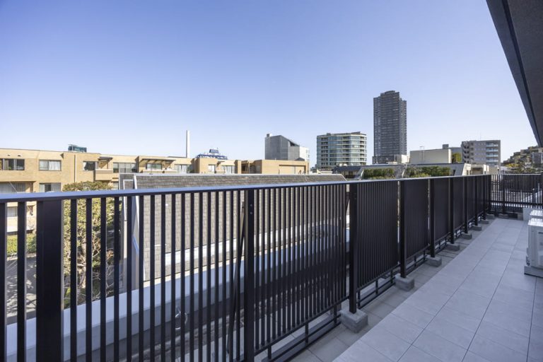 ルーフバルコニー