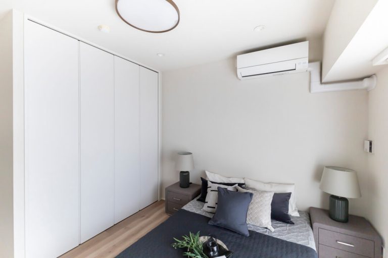 洋室（約6.4帖）