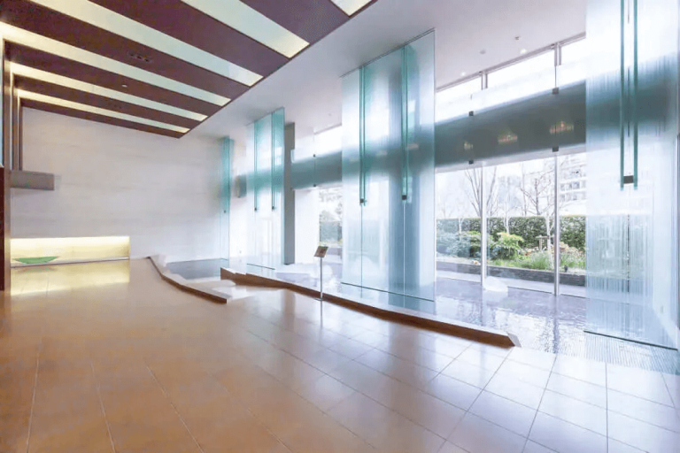 エントランスホール