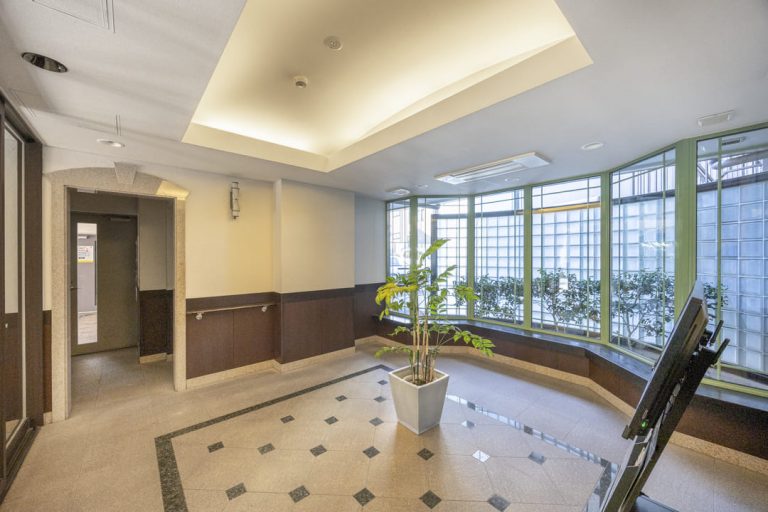 エントランスホール