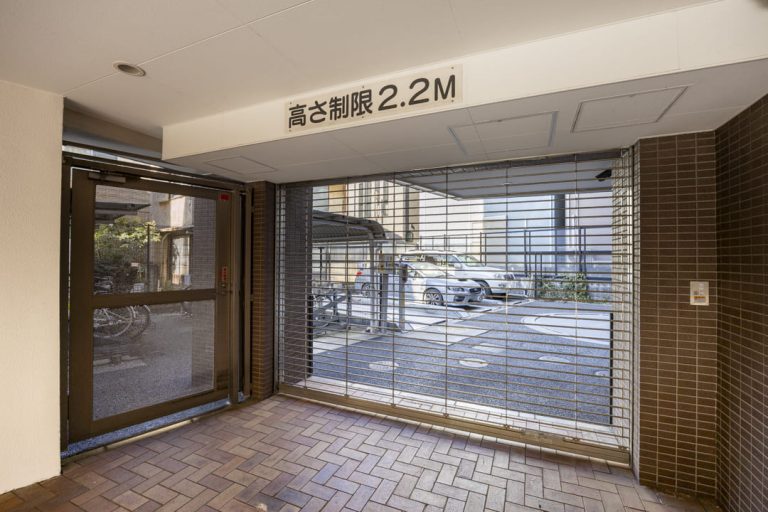 駐車場・駐輪場 入口