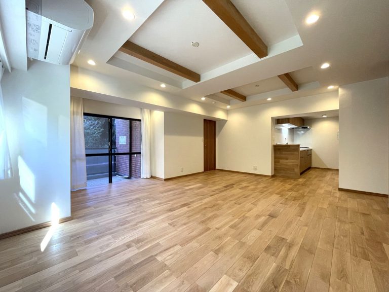 乃木坂　木の温もりを感じる角部屋