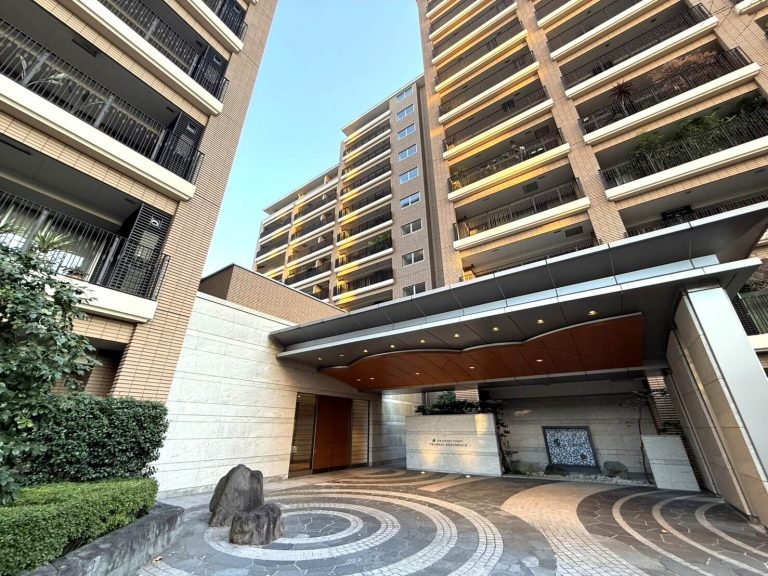 マンションエントランス