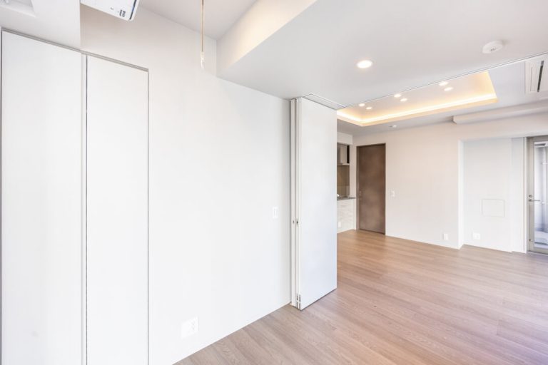 寝室2、リビングダイニング