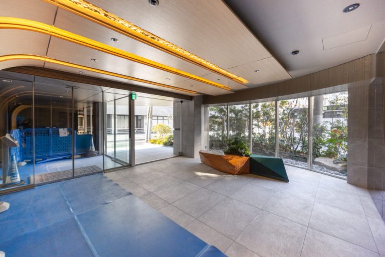 エントランスホール