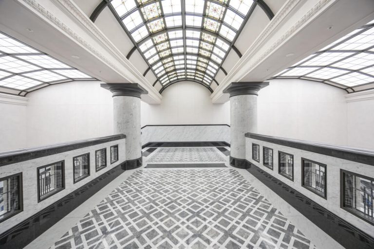 エントランスホール