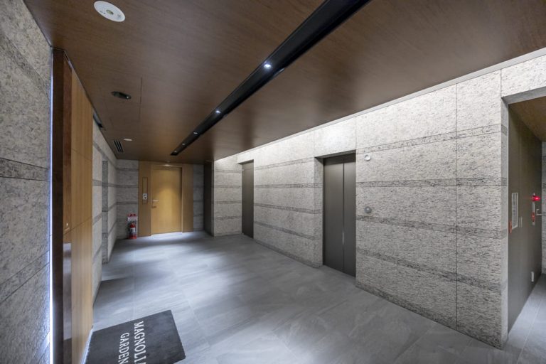 エントランスホール