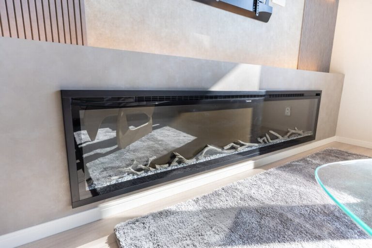 リビングダイニング 電気式暖房暖炉