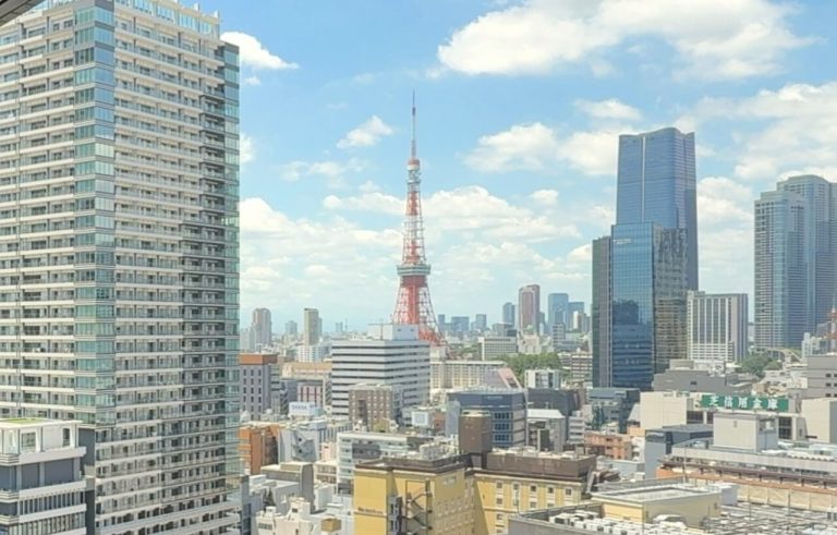 東京ツインパークスライトウィング　東京タワーを日常の背景に