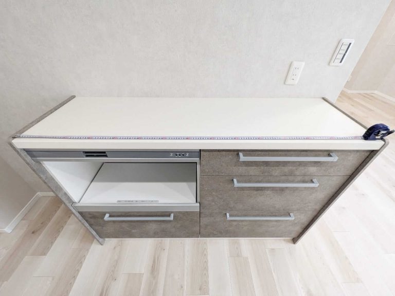 キッチン カップボード