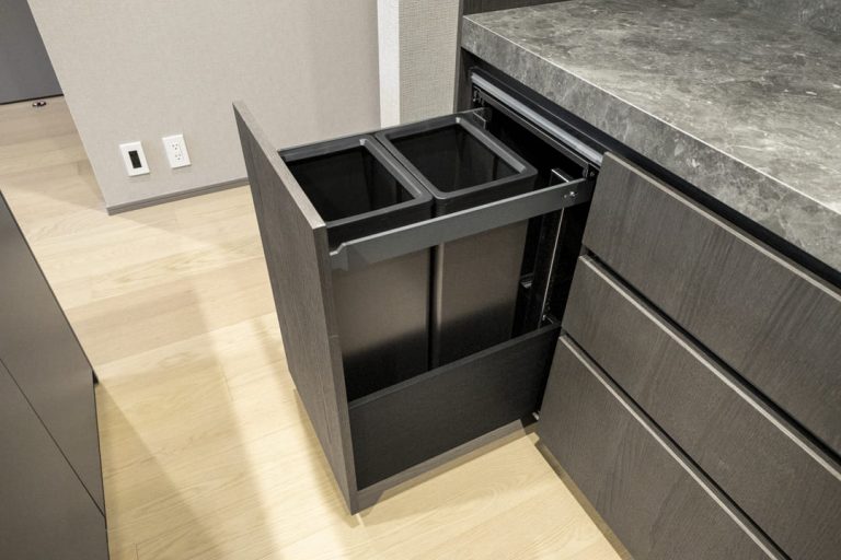 キッチン カップボード