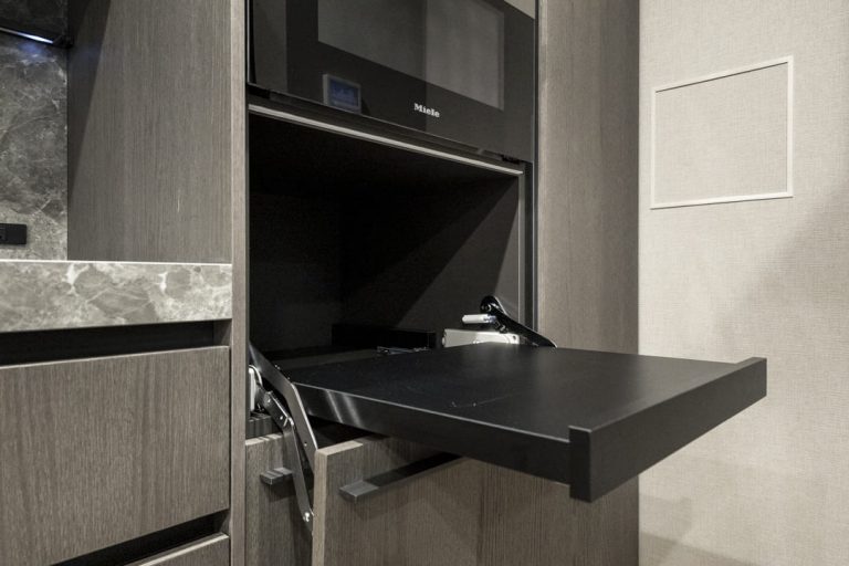 キッチン カップボード