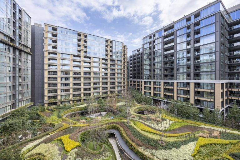 三田ガーデンヒルズWEST HILL　中庭を望む南東向き、ホテルライクを極め100㎡超えの一邸