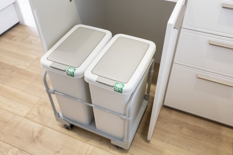 キッチン カップボード