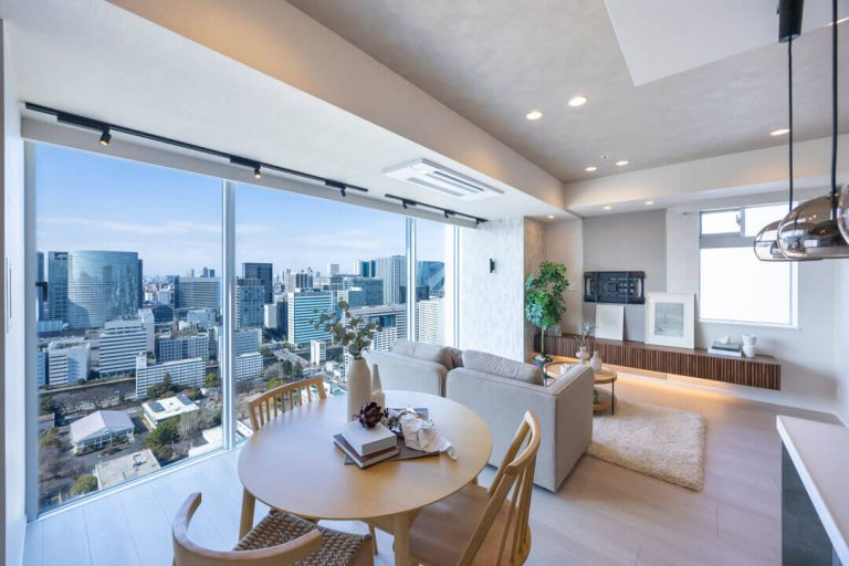 ワールドシティタワーズキャピタルタワー　開放感あふれるパノラマウインドウ