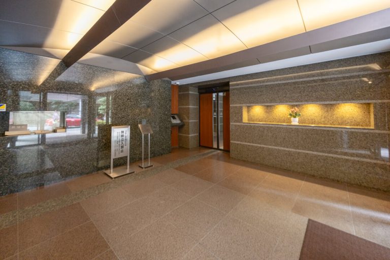 エントランスホール